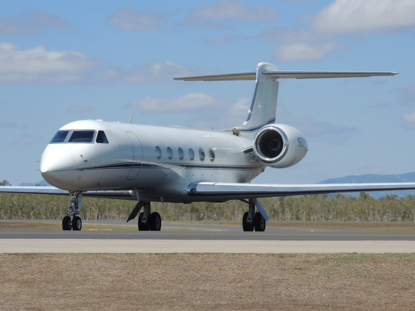 It’s one of australia’s larger, more populated cities. Central Queensland Plane Spotting American Registered Gulfstream Aerospace G V Bizjet N881hs Arrives Into Proserpine Whitsunday Coast Airport