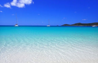 16.9 miles from whitsunday islands ; Whitsunday Dreaming Hamilton Island With Kids