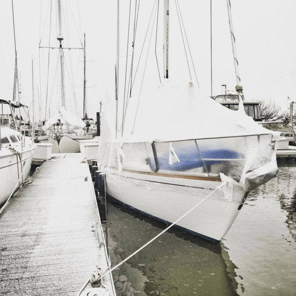 Imagine casting off most of your worldly possessions to live on a sailboat. We Live Aboard A Boat During The Winter With Snow Ice And No Running Water Sail Me Om